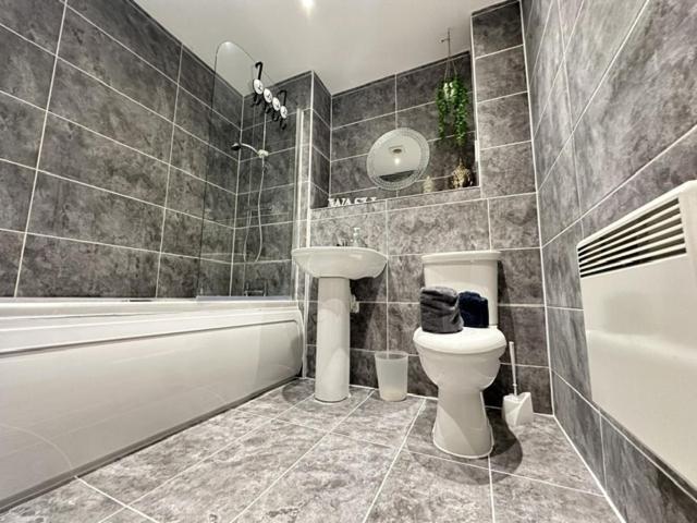 Grand Central Apartments Derby Ngoại thất bức ảnh